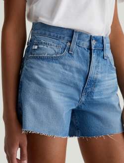 Halle Short