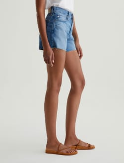 Halle Short