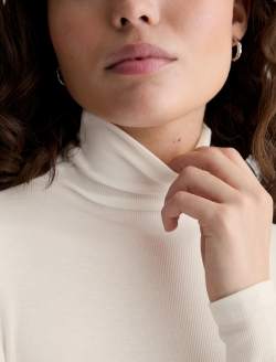 Chels Turtleneck Powder Slim Turtleneck WOMENS TOPS Photo 6